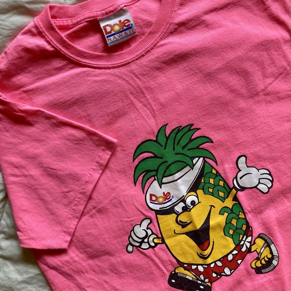 Vintage Dole Hawaii Hug A Pineapple Tee T-Shirt Medium USA Made Hot Pink Fruity - Picture 2 of 10
